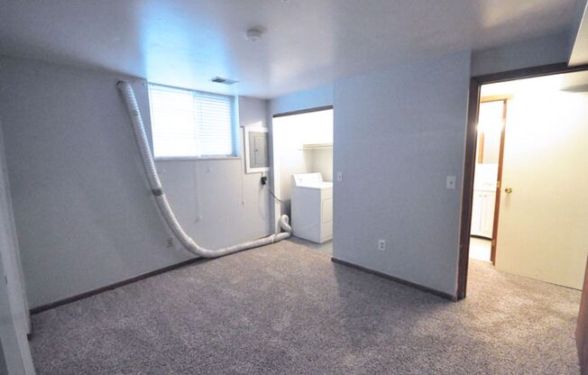 2 beds, 1 bath, $1,255, Unit 191 D