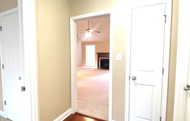 3 beds, 2 baths, $1,895, Unit # JO CT