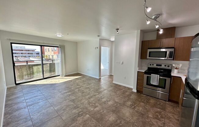 1 bed, 1 bath, 648 sqft, $1,899, Unit Unit 301