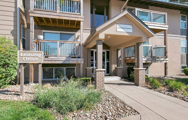 balconies at eastgate apartments