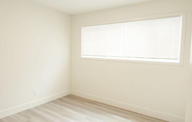 2 beds, 1 bath, 870 sqft, $2,100, Unit 57-7