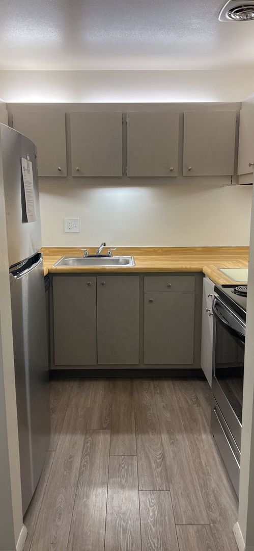 2 beds, 1.5 baths, 680 sqft, $1,375, Unit 233