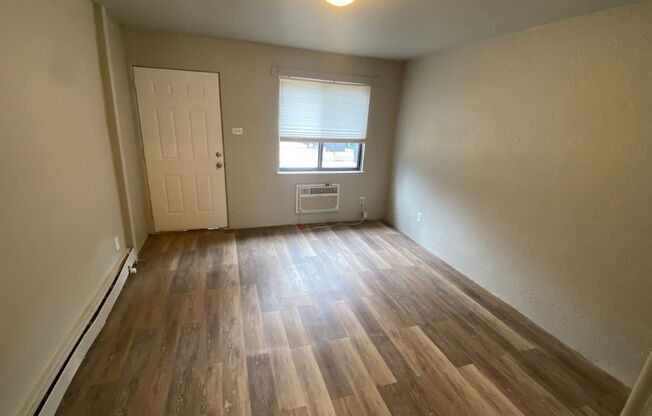 Studio, 1 bath, $950, Unit #403