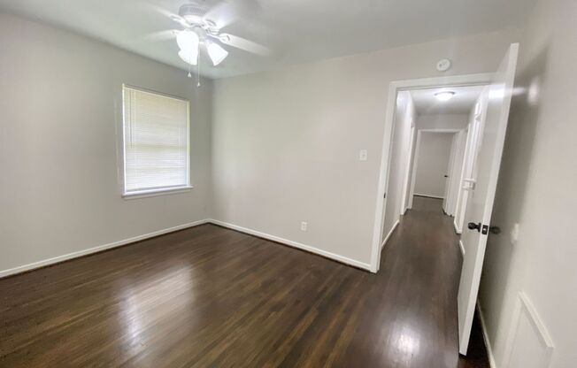 3 beds, 1 bath, $1,425