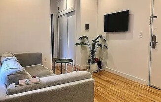 1 bed, 1 bath, $4,150, Unit 2C