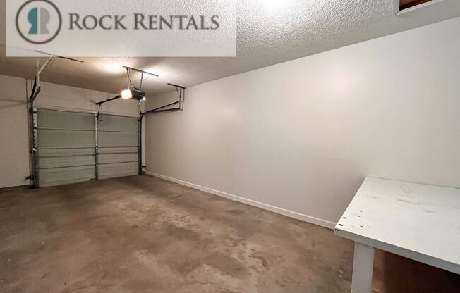 2 beds, 1 bath, 1,027 sqft, $825, Unit 1504 Aurora Dr A