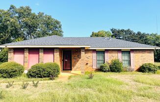 **3 Bed 2 Bath located off Atlanta Hwy ** Call 334-366-9198 to schedule a self-tour