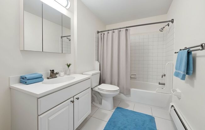 2 beds, 1 bath, 847 sqft, $1,995, Unit 126-11