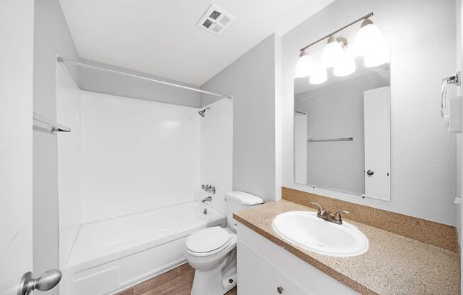 2 beds, 1 bath, 900 sqft, $1,395, Unit A7