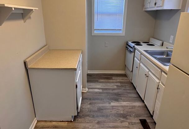 1 bed, 1 bath, $525, Unit 1421 E Lincoln