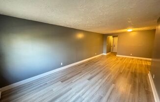 3 beds, 1 bath, $1,225, Unit 203