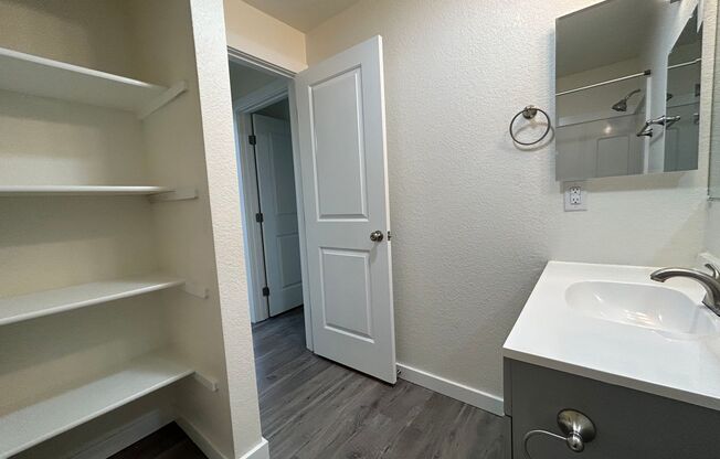 1 bed, 1 bath, 570 sqft, $1,495, Unit 102