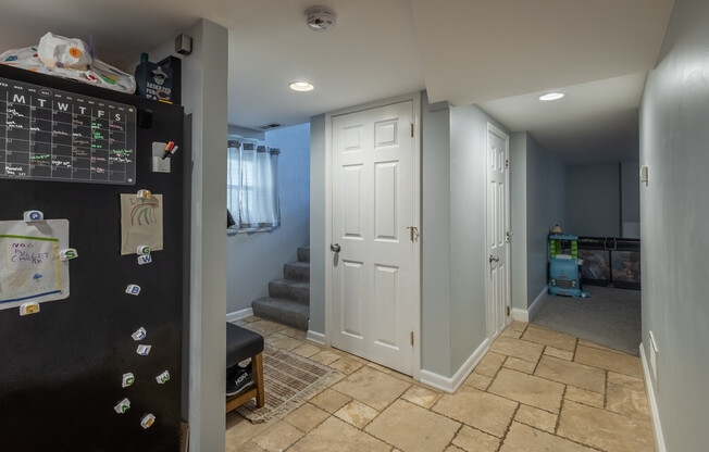 4038 N LAVERGNE AVE