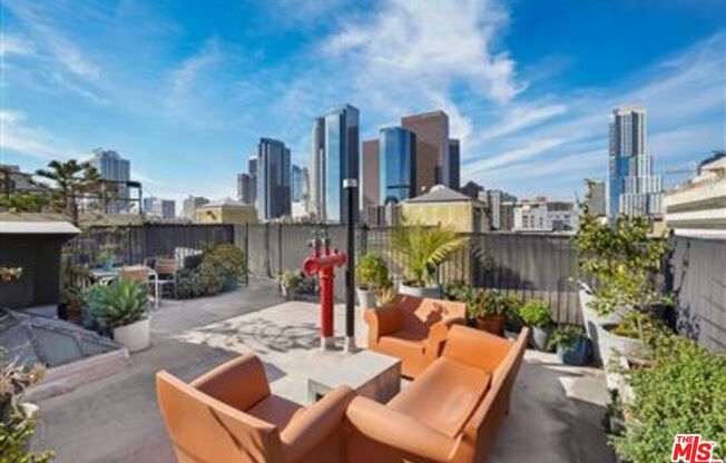 1 bed, 1 bath, 1,200 sqft, $3,300, Unit 806