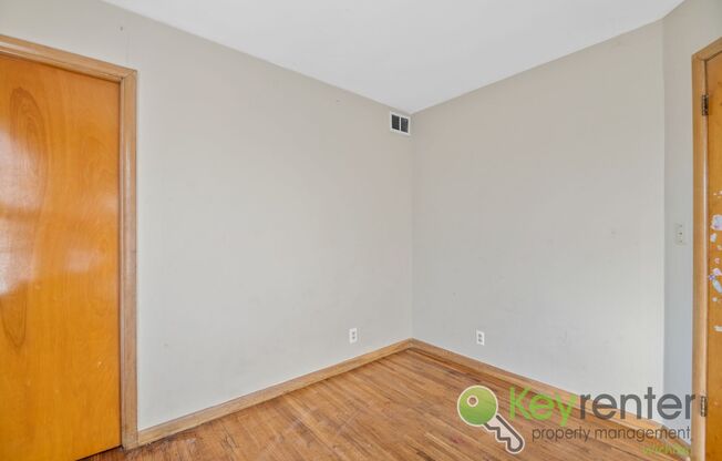 3 beds, 2 baths, $1,200