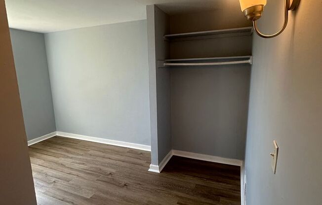 3 beds, 1 bath, $1,550, Unit 65