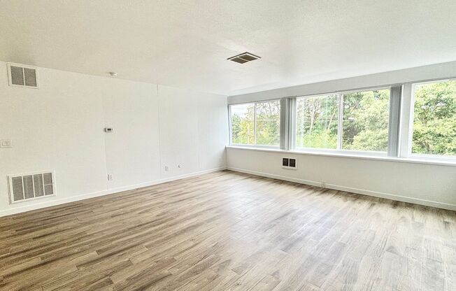 2 beds, 2 baths, 900 sqft, $1,625, Unit 312