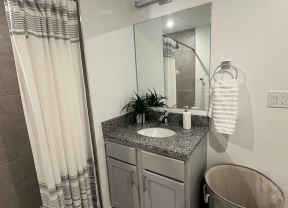 Studio, 1 bath, $1,575, Unit 727