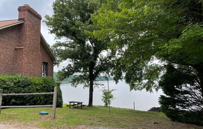 Three Bedroom Brick Ranch in Terrell with views of Lake Norman