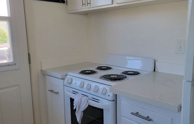 7305-7307 47th Ave SW