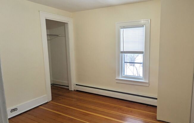 3 beds, 1 bath, $1,300