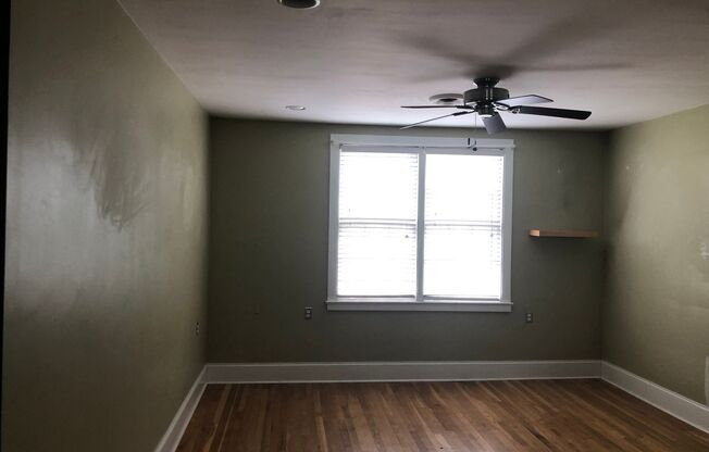 2 beds, 1 bath, $1,250, Unit Apt F8