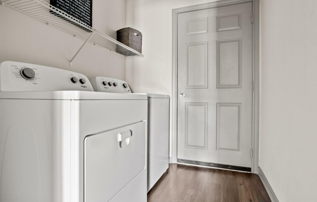 Avenues at Cypress - Laundry Room
