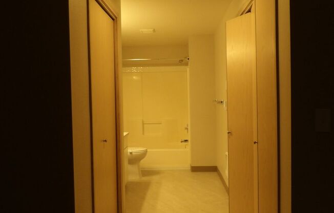 2 beds, 2 baths, 1,240 sqft, $1,940, Unit L57