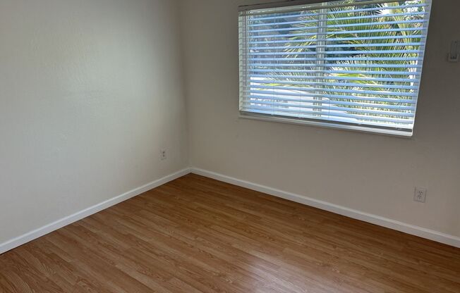 2 beds, 1 bath, $1,899, Unit Unit A