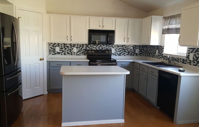 Spacious 3-Bed, 3-Bath Home with Finished Basement and Huge Backyard on Quiet Cul-de-Sac