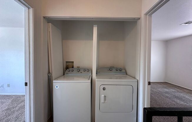 2 beds, 1.5 baths, $1,250, Unit # #B