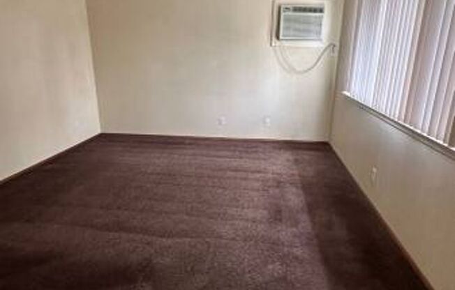 1 bed, 1 bath, 550 sqft, $1,095, Unit 08