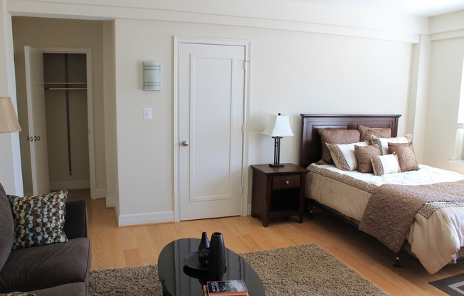 Studio, 1 bath, 487 sqft, $2,100, Unit 212