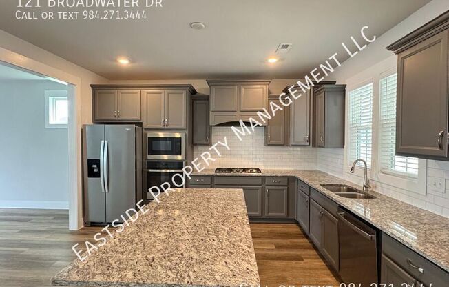 121 BROAD WATER DR