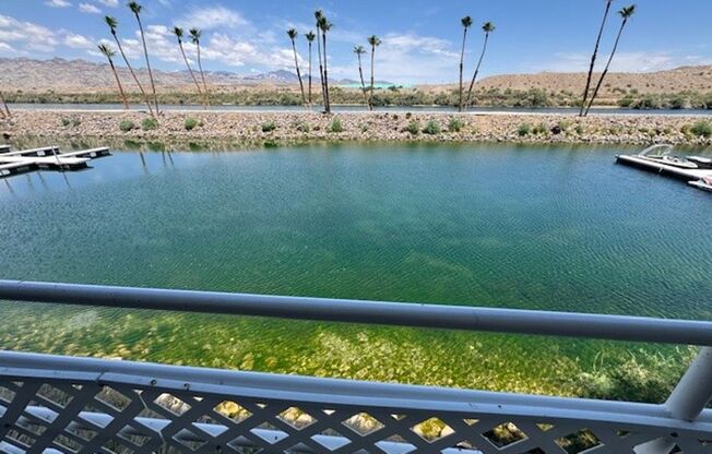 Furnished 2 BR Condo w/ Utilities Boat Dock, Marina, Garage -Roadhaven Marina Avail June-Dec, May-Oct