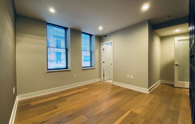 2 beds, 2 baths, 700 sqft, $2,900, Unit 407