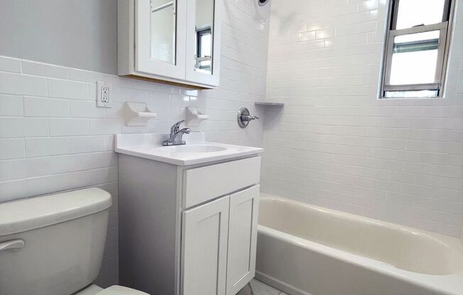 2 beds, 1 bath, 825 sqft, $2,500, Unit S022A