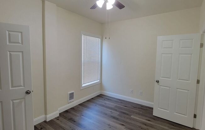 2 beds, 1 bath, $2,195, Unit 107