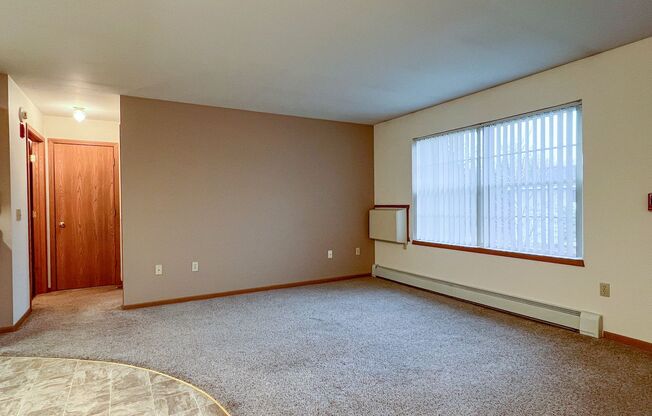 1 bed, 1 bath, 547 sqft, $875, Unit WE 1000 RL-13