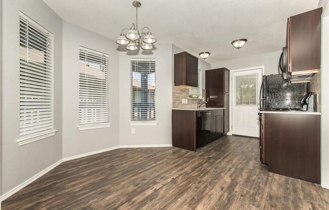 1801/1807 Rawhide Dr
