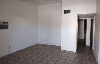 2 beds, 1 bath, $900