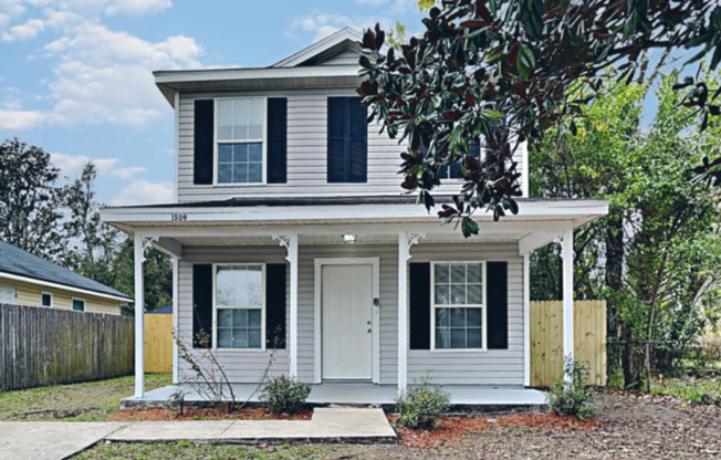 1509 W 1 ST