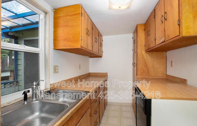 1338 N 152 ST