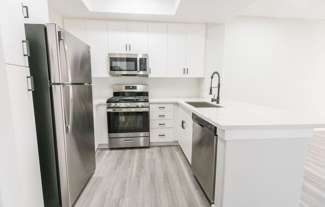 1 bed, 1 bath, 705 sqft, $2,548, Unit 322
