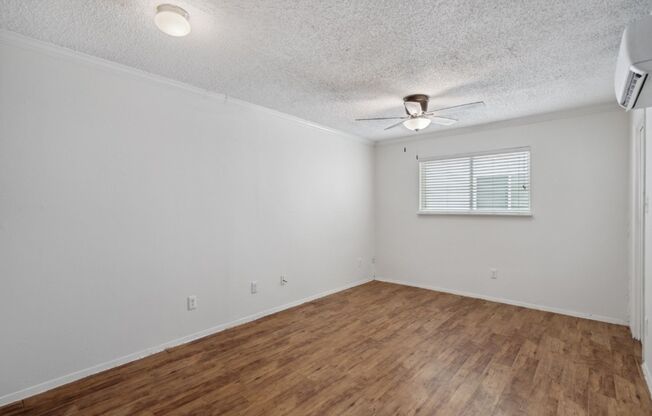 4105 Speedway, Unit 105