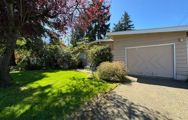 Charming 3BD/1.5BTH Home for Lease in Edmonds Near Swedish!
