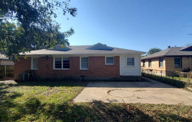 3 beds, 1 bath, $1,550