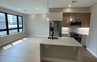 Studio, 1 bath, 568 sqft, $2,550, Unit 315