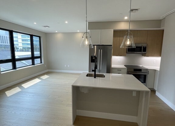 Studio, 1 bath, 568 sqft, $2,550, Unit 315