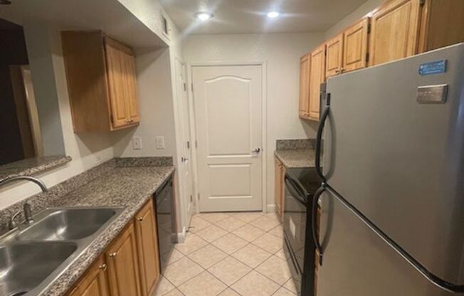 GREAT DOWNSTAIRS UNITIN GATED COMMUNITY LOCATED NEAR STRIP!!! A MUST SEE!!!